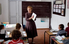 ”Eliberarea din funcție a pedagogilor pensionari este una abuzivă, nu constituțională”