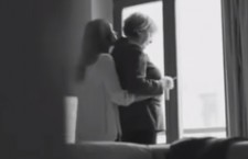 Angela Merkel joacă rolul unei lesbiene într-un spot care face furori pe Internet